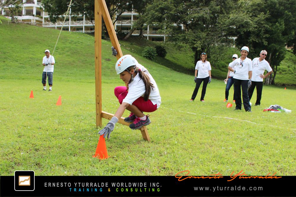 Talleres de Cuerdas Bajas | Team Building Institucional para desarrollar equipos de trabajo